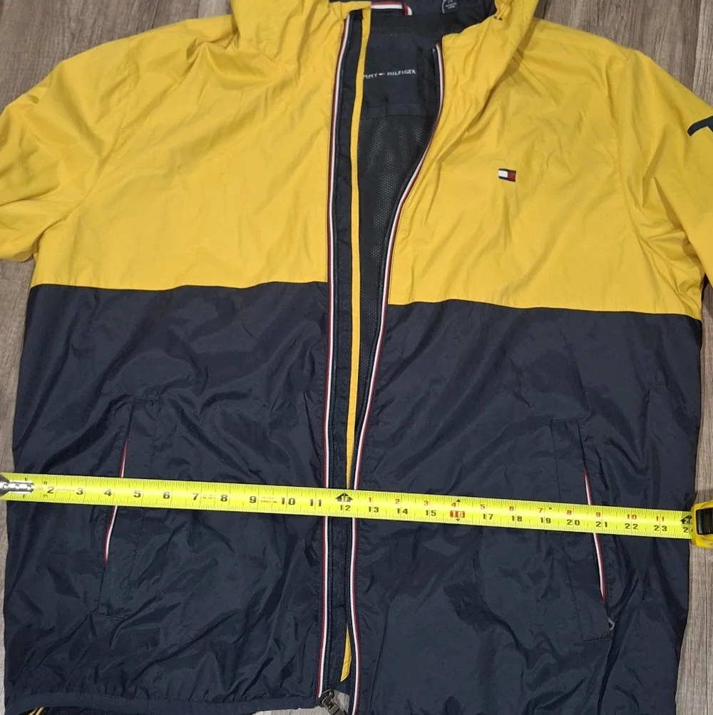 Tommy Hilfiger Yellow and Black Jacket  🚭SMOKE FREE HOME - Picture 8 of 10